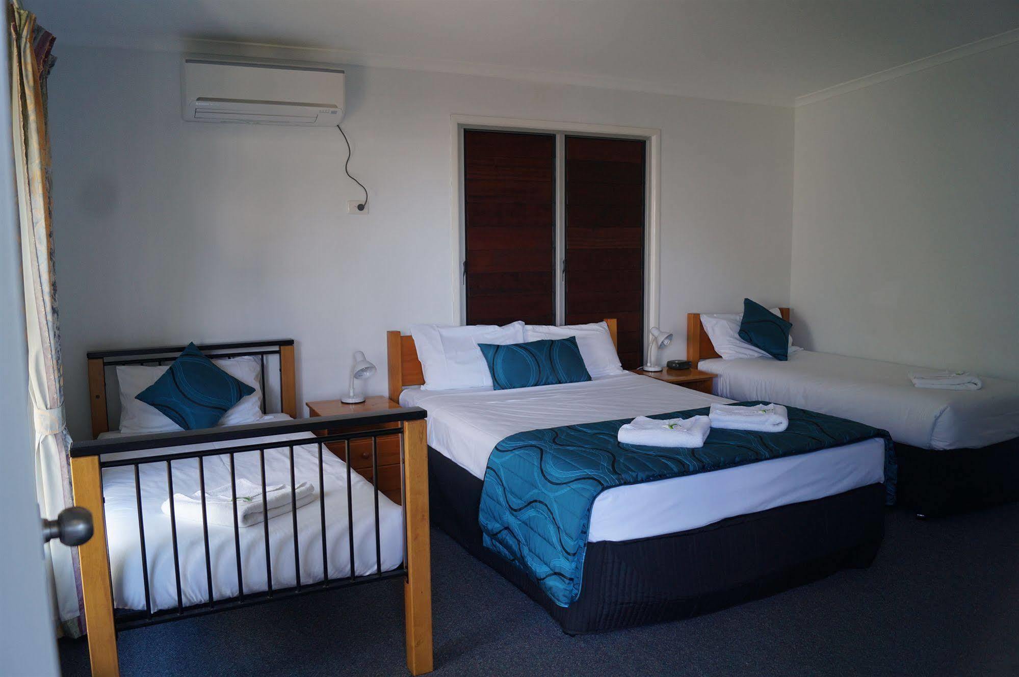 Tin Can Bay'S Sleepy Lagoon Motel Экстерьер фото