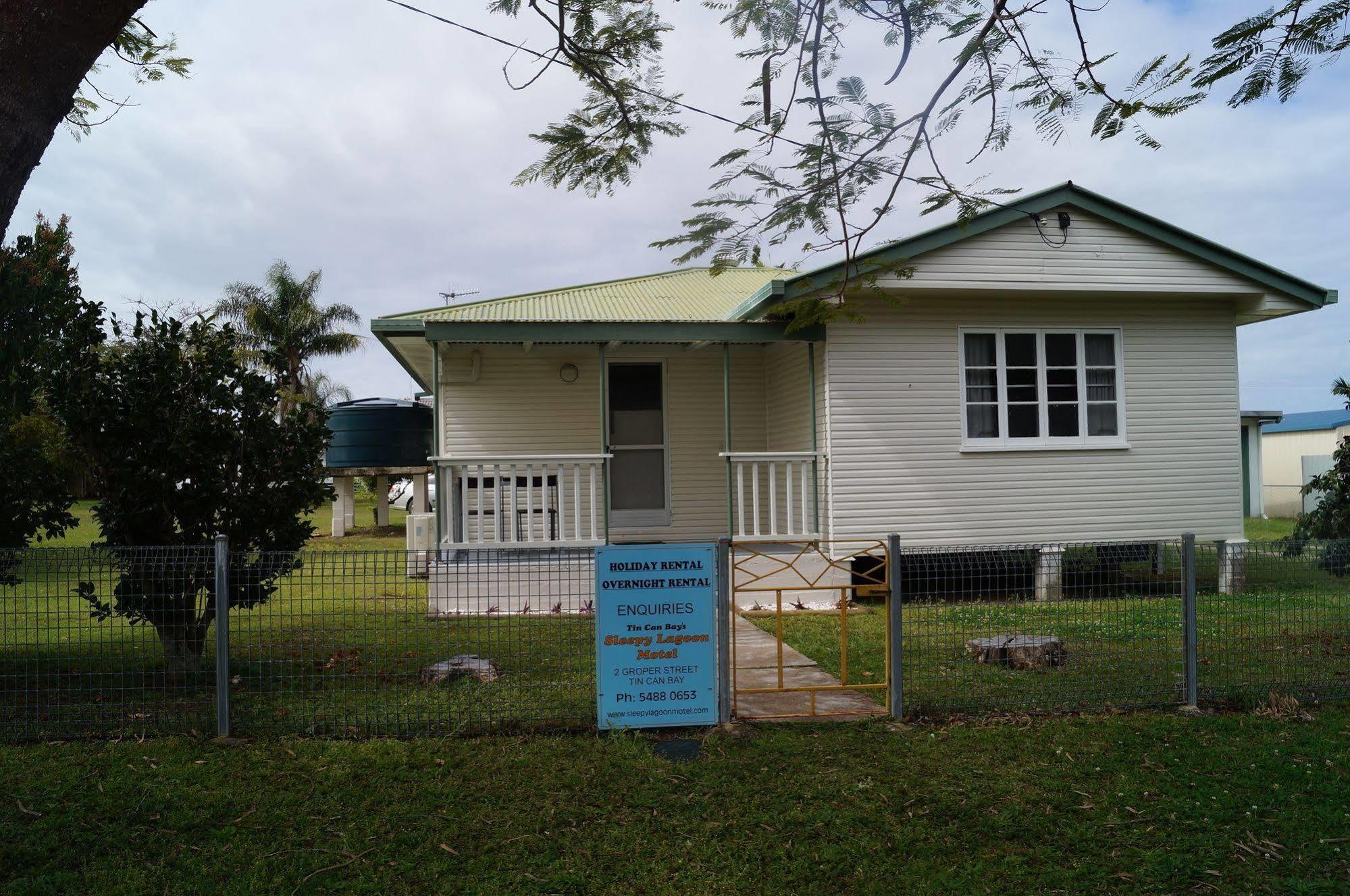 Tin Can Bay'S Sleepy Lagoon Motel Экстерьер фото