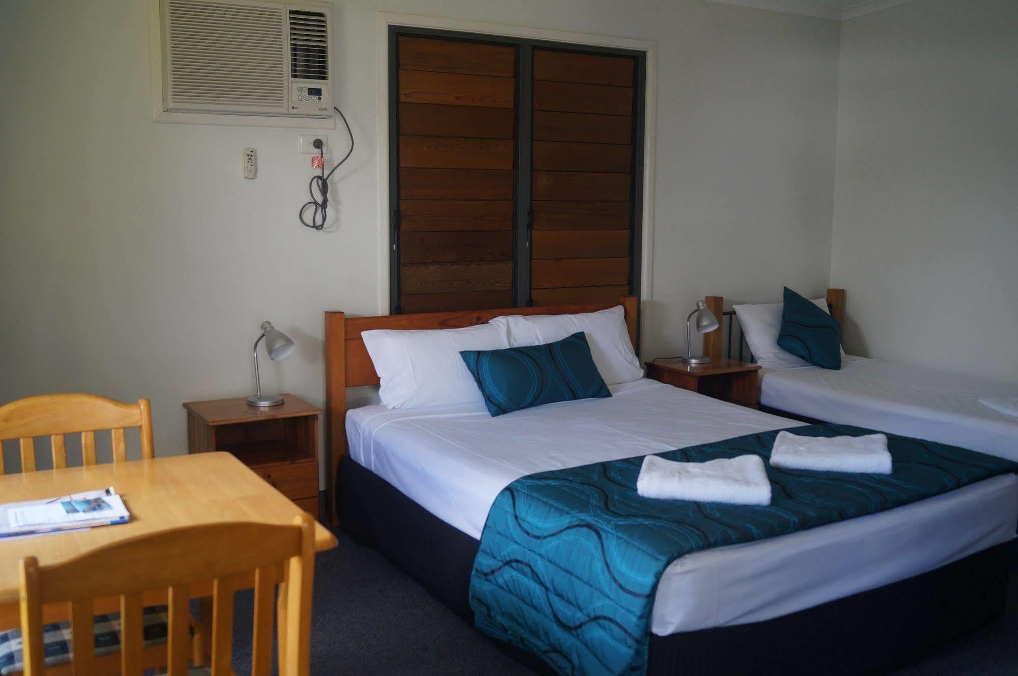 Tin Can Bay'S Sleepy Lagoon Motel Экстерьер фото