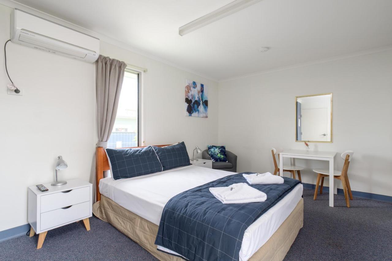 Tin Can Bay'S Sleepy Lagoon Motel Экстерьер фото
